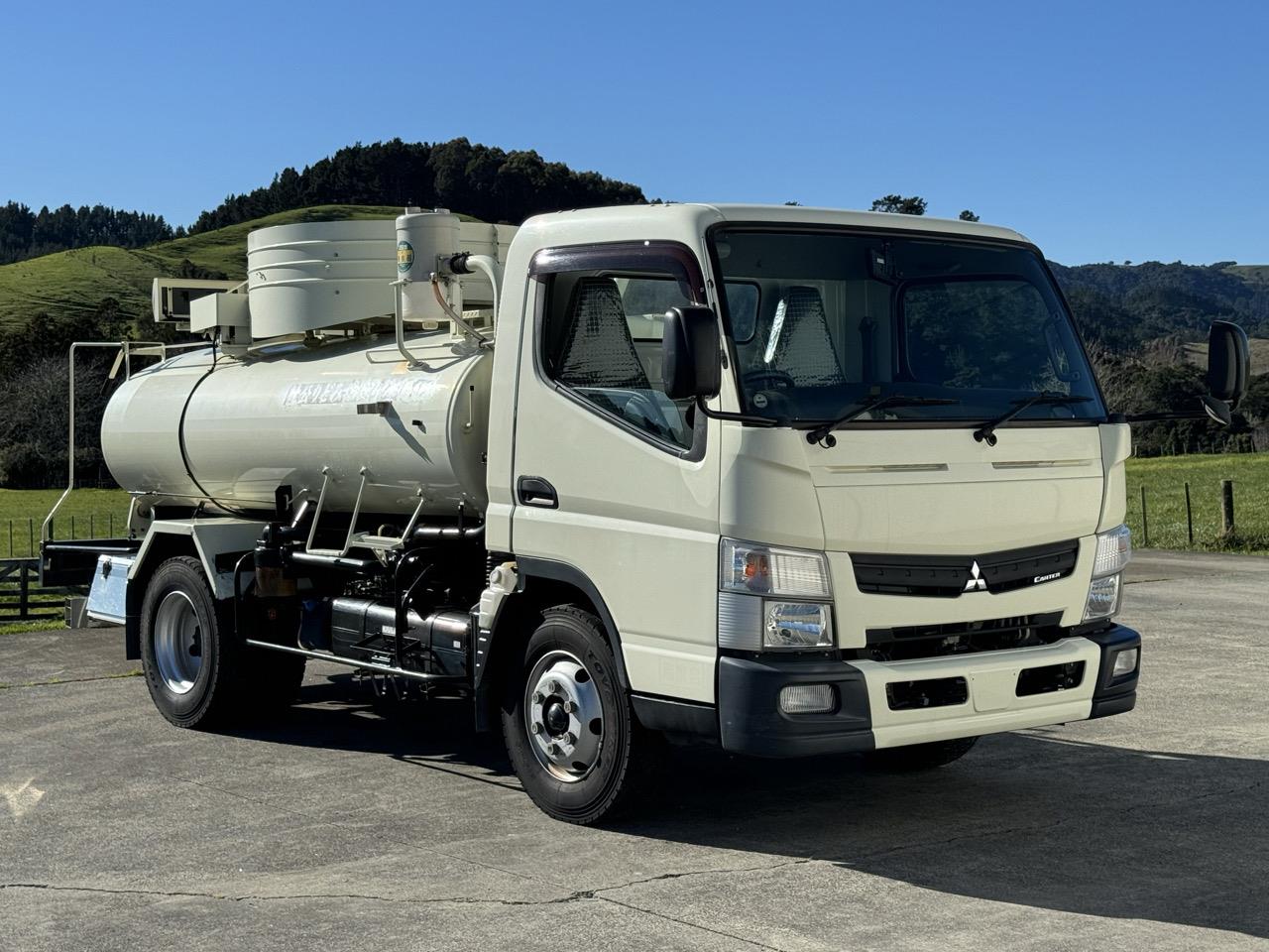 2013 Mitsubishi CANTER