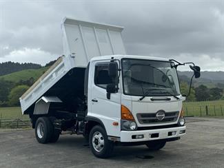 2015 HINO RANGER - Thumbnail