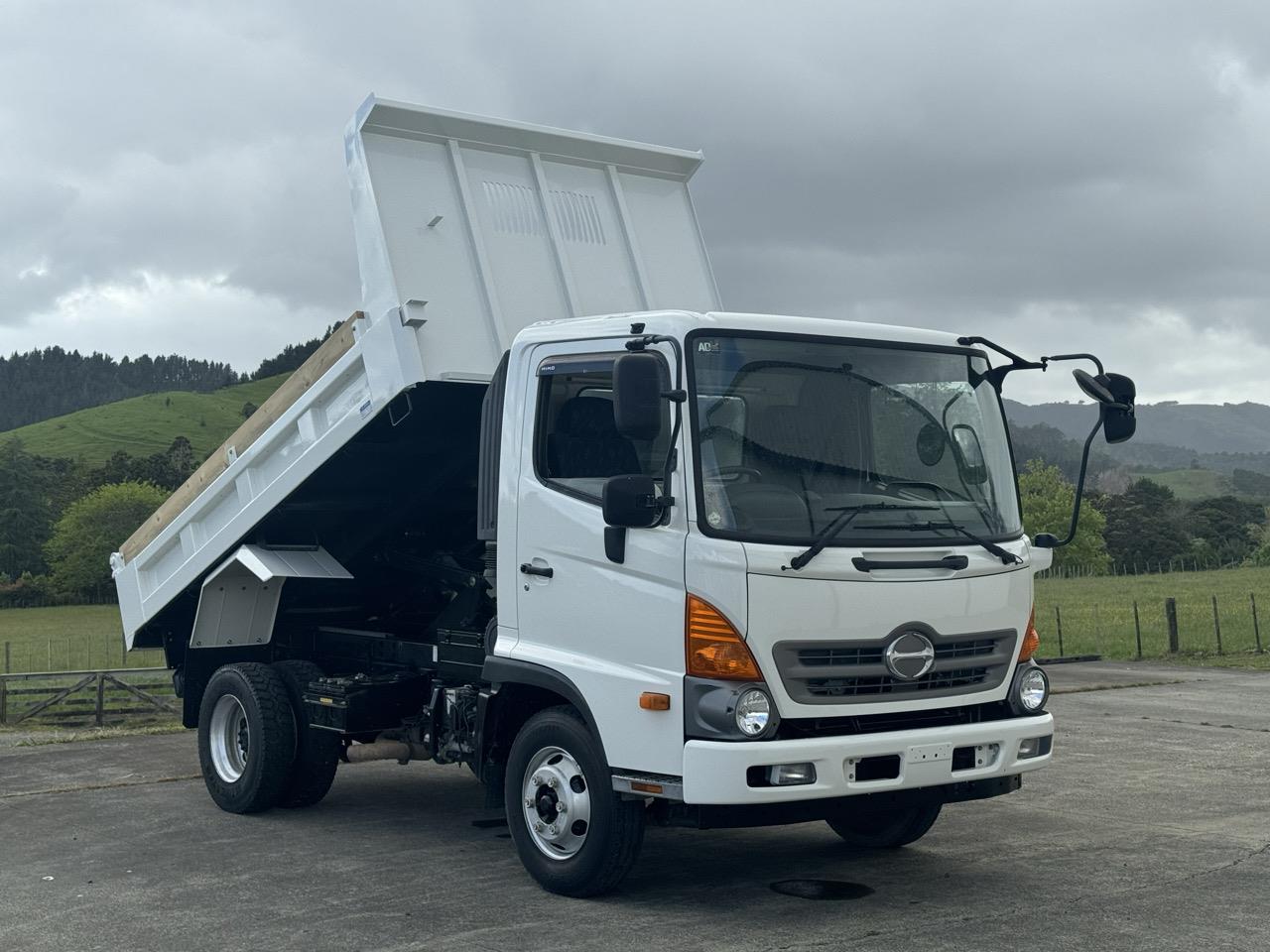 2015 HINO RANGER