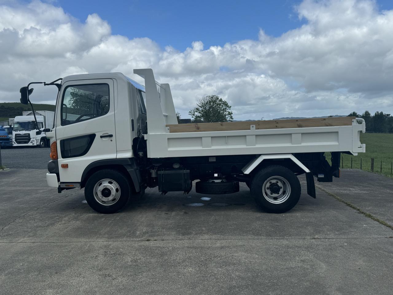 2015 HINO RANGER