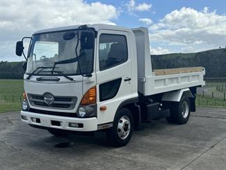 2015 HINO RANGER - Thumbnail