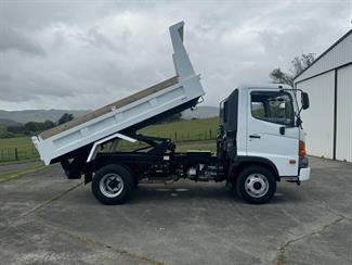 2015 HINO RANGER - Thumbnail