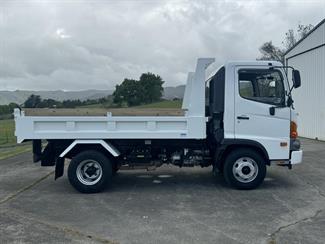 2015 HINO RANGER - Thumbnail