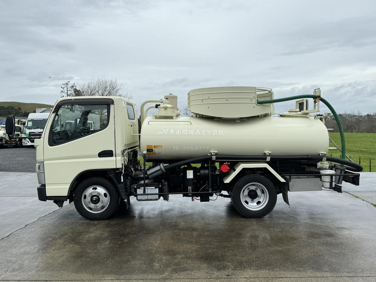 2013 Mitsubishi CANTER